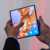 Že je skládací Mate Xs drahý? V Číně už má skoro půl milionu zájemců