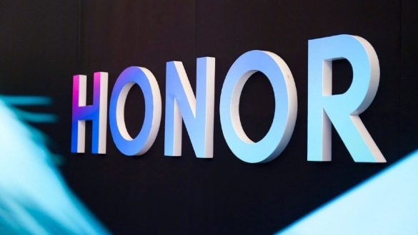 Nový Huawei Honor 7i: Stylovka s 13 Mpx výklopným fotoaparátem