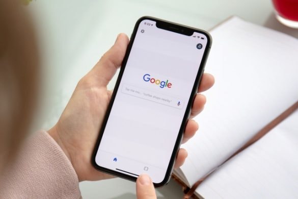 Za to, že chce být Google v iPhonech, musí zaplatit. Letos je to rekordní částka!