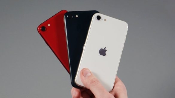 Nejlevnější iPhone končí. V Česku je model SE prozatím stále k mání