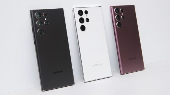 Galaxy S22 je brutálně výhodný. Zdarma dostanete bezdrátovou nabíječku, sluchátka, bonus i 3letou záruku