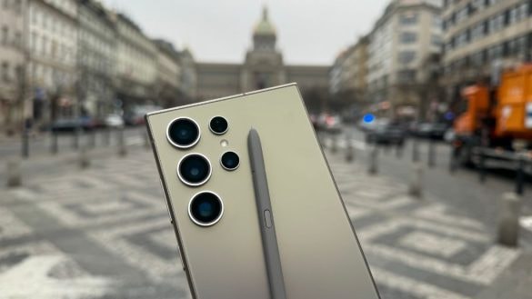Se Samsungem se ve světě neztratíte. Je to osobní služebník do kapsy