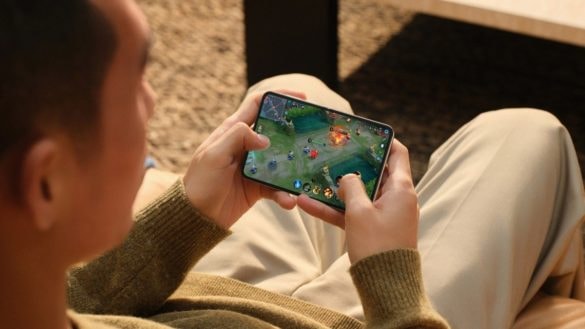 Široký displej bez skládání? Nový mobil od Huawei může odstartovat trend