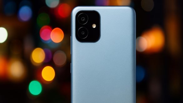 Temná stránka levných mobilů. Co vám prodejci neřeknou?