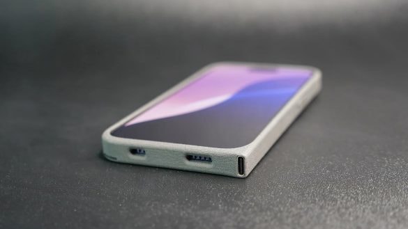 Máte iPhone s Lightning portem? Tenhle obal vám poskytne modernější USB-C