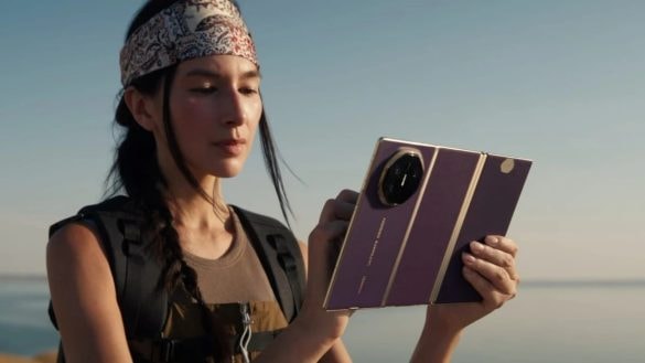 Nový mobil od Huawei složíte nadvakrát, nic podobného jinde nenajdete