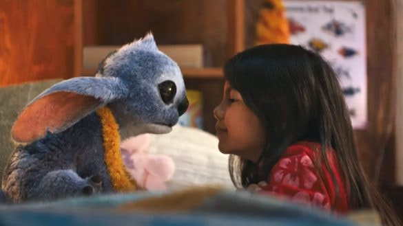 Skvělý film na víkend, který zaujme celou rodinu. Disney+ vypustil letní hit