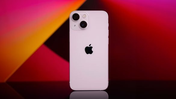 Tohle je nejžádanější iPhone z druhé ruky. Stojí jen 8 tisíc a většině bohatě stačí