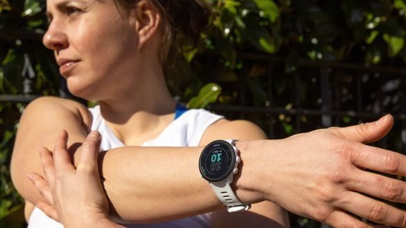 Decathlon má v Black Friday chytré hodinky Garmin. Stojí jen 3 290 korun