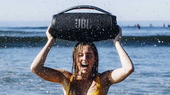 Obrovské slevy udeřily na audio. Extrémně levné je JBL, Niceboy i Marshall