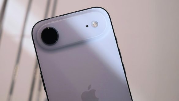 Novoroční výprodej drtí cenu iPhonu Air. Vychází na pouhých 25 490 Kč