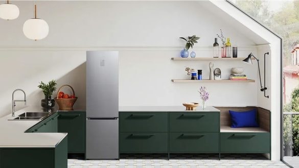 Alza zlevnila chytrou lednici Samsung. Nestojí ani 10 tisíc, šetří peníze za provoz