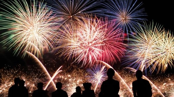 Zákaz ohňostrojů? Češi je stále odpalují ostošest, přitom existuje lepší řešení