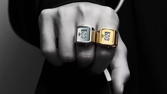 Adidas začne prodávat netradiční hodinky na prst. Za 2 899 Kč může jít o hit