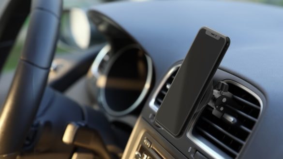 Alza má magnetický držák mobilu do auta za 279 Kč