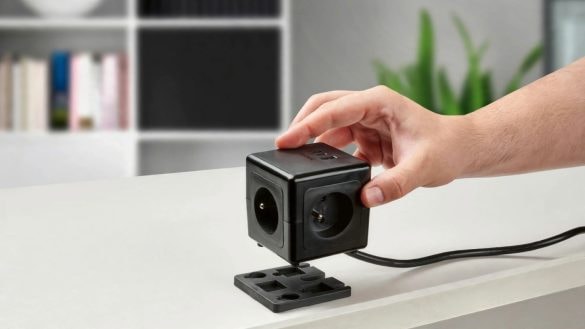 4 zásuvky, 3 USB a cena 169 Kč. Lidl má povedenou věc do domácnosti