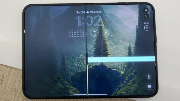 Pant kladl odpor, potom přišlo prasknutí. Majitelé iPhonu Duo hlásí nepříjemnost
