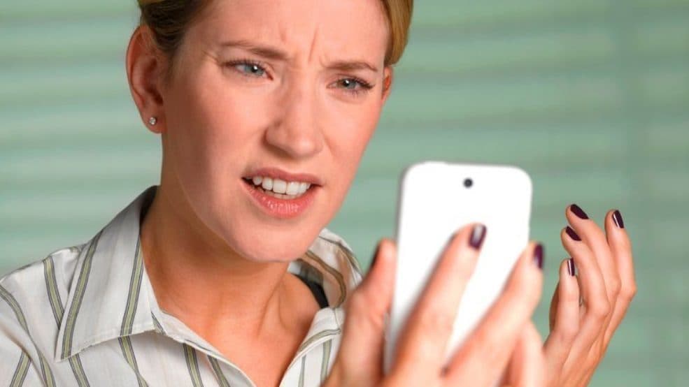 Nespokojený uživatel, ilustrační | foto: Mirror.uk