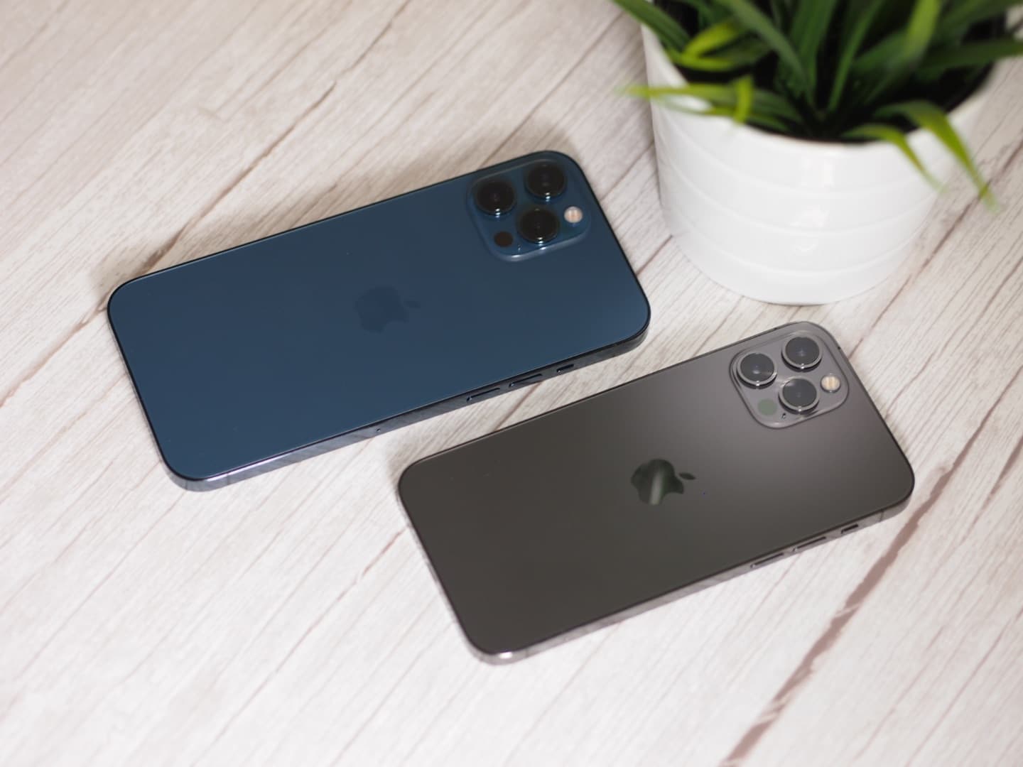 Apple iPhone 12 Pro & 12 Pro Max