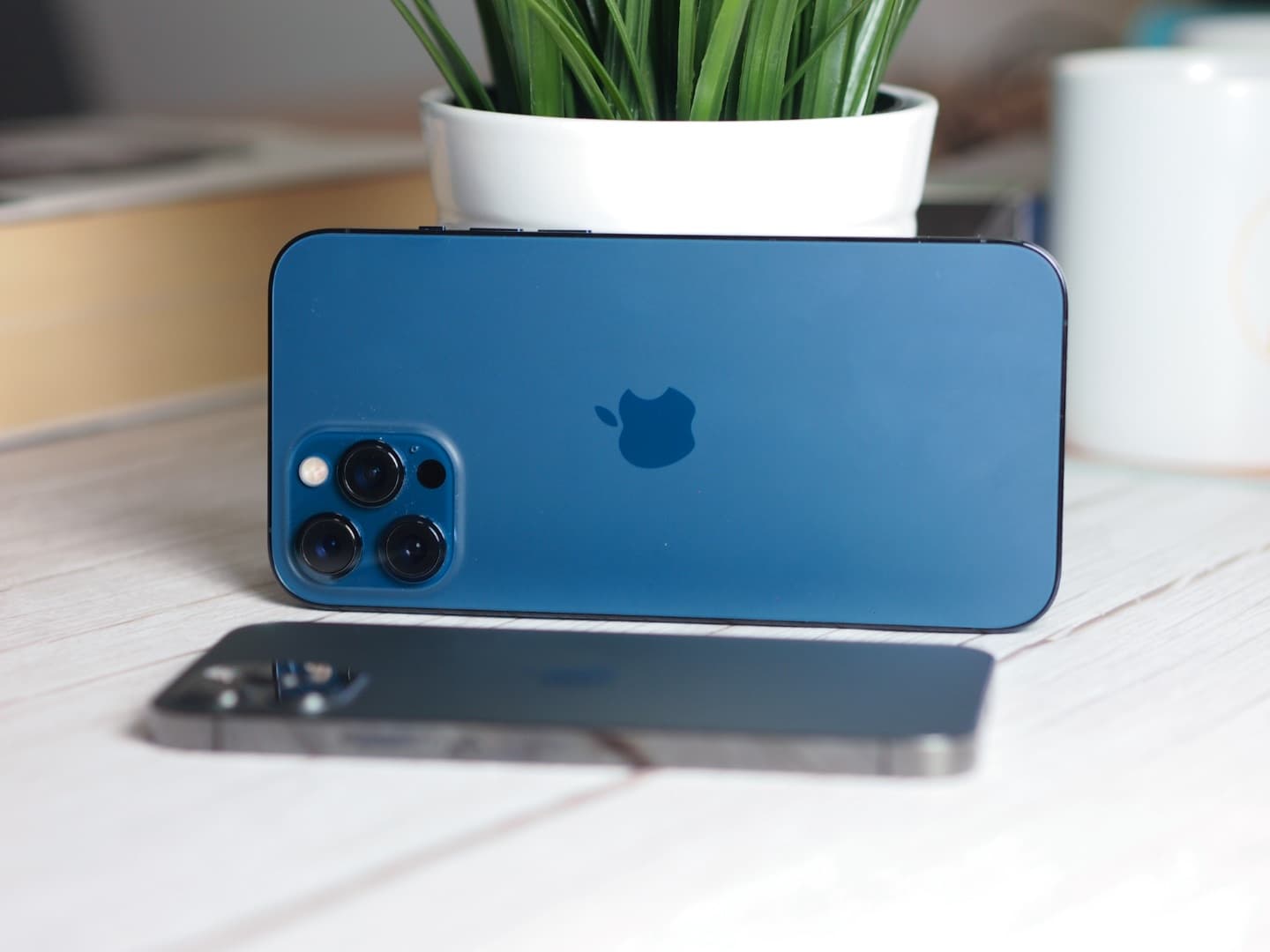 Apple iPhone 12 Pro & 12 Pro Max