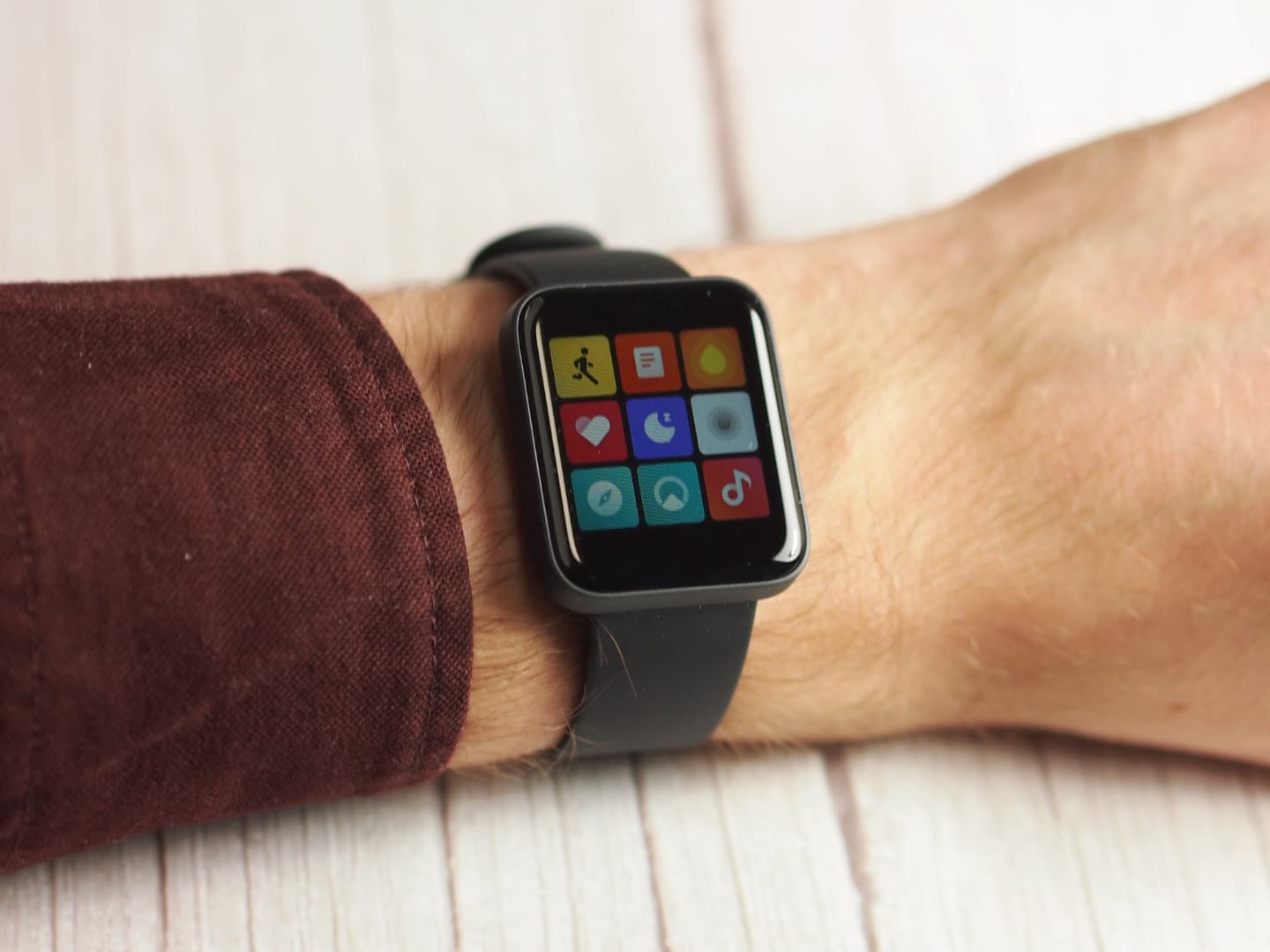 Xiaomi Mi Watch Lite, recenze