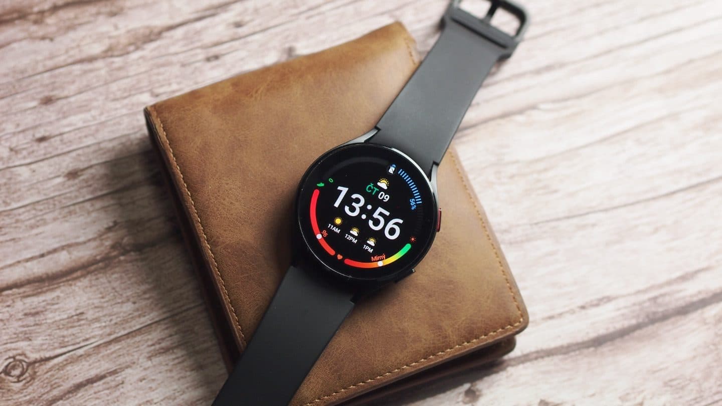 Samsung Galaxy Watch 4 | foto: Luboš Srb