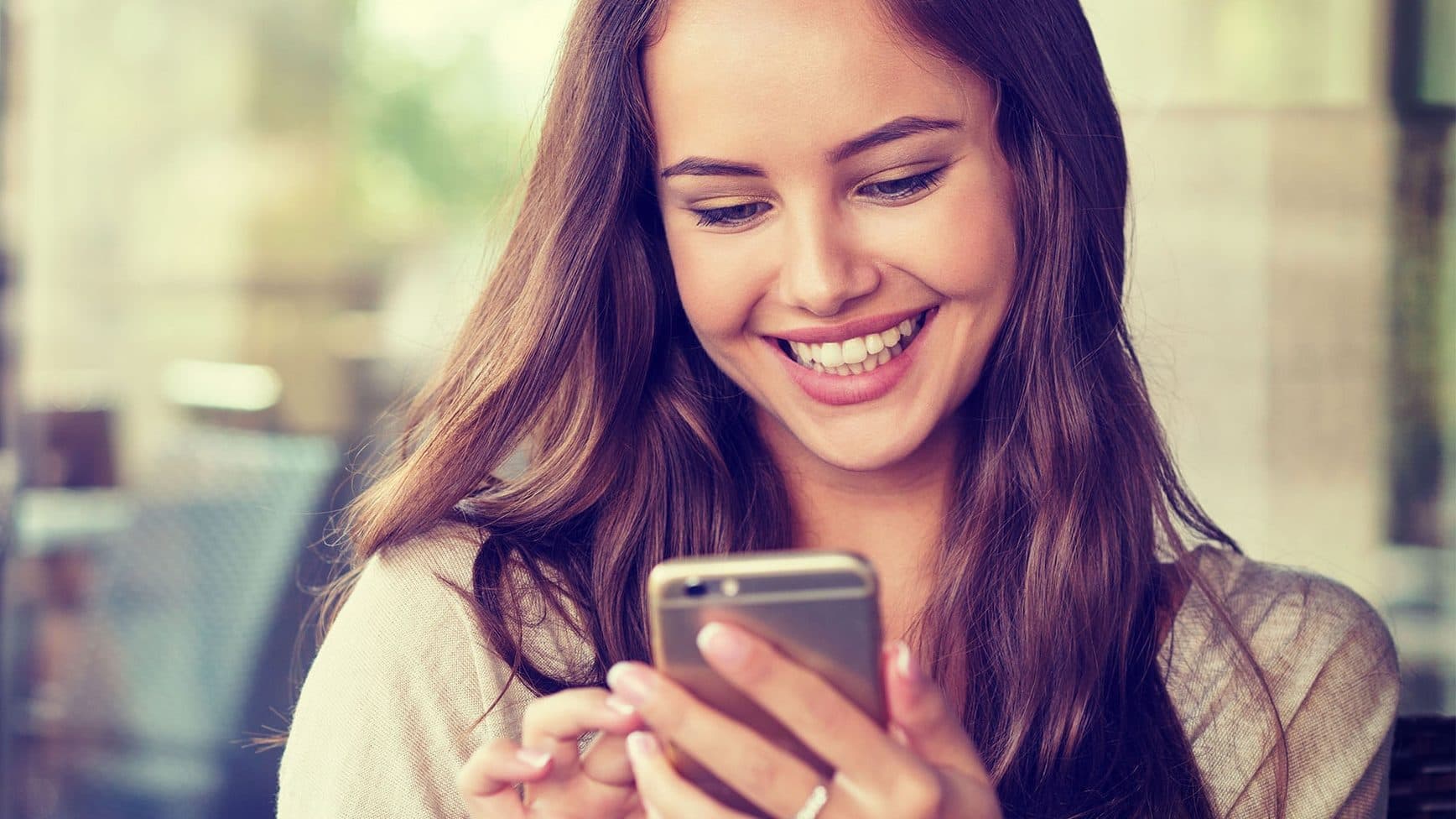 Žena se smartphonem