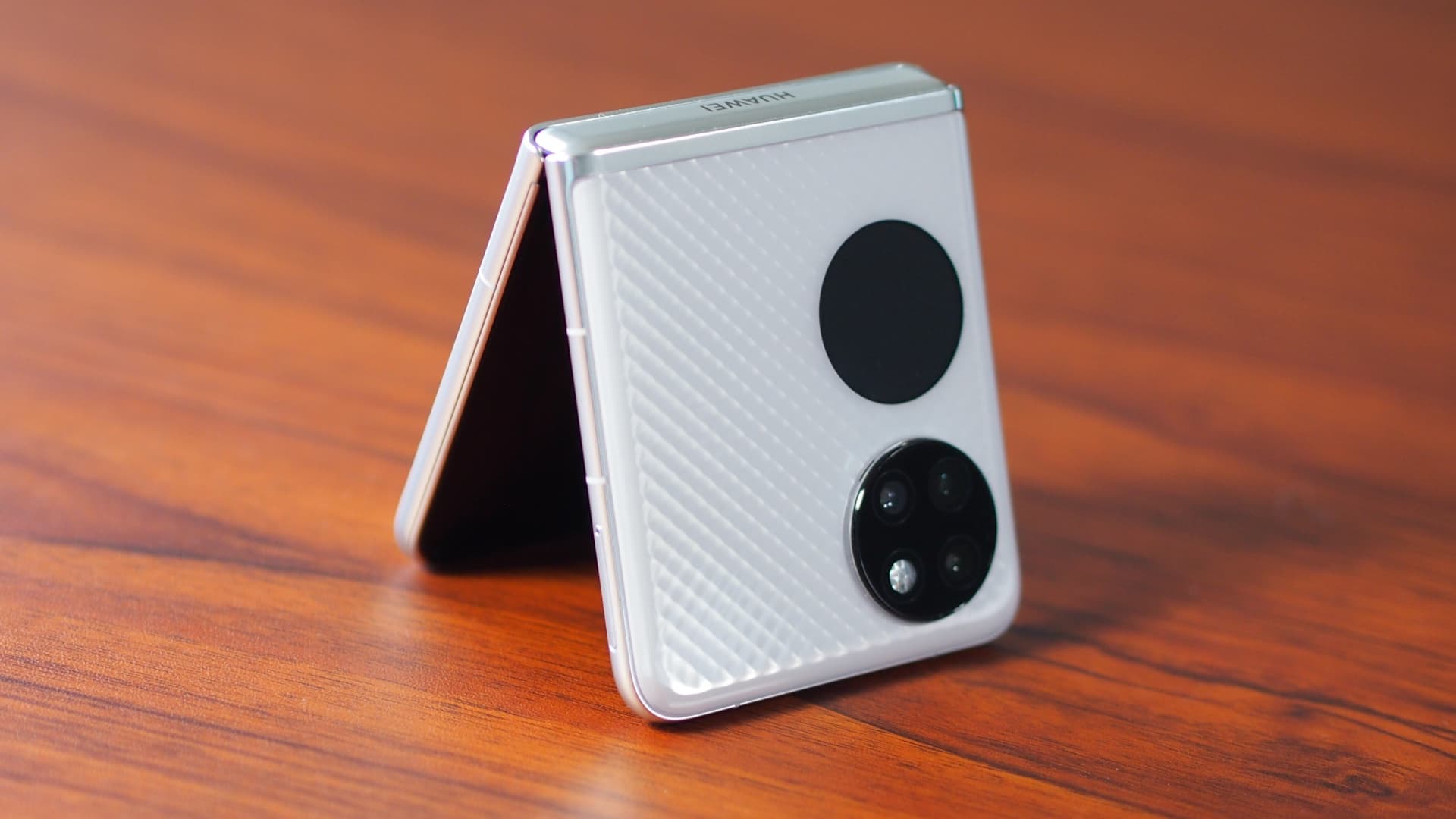 Huawei P50 Pocket, recenze