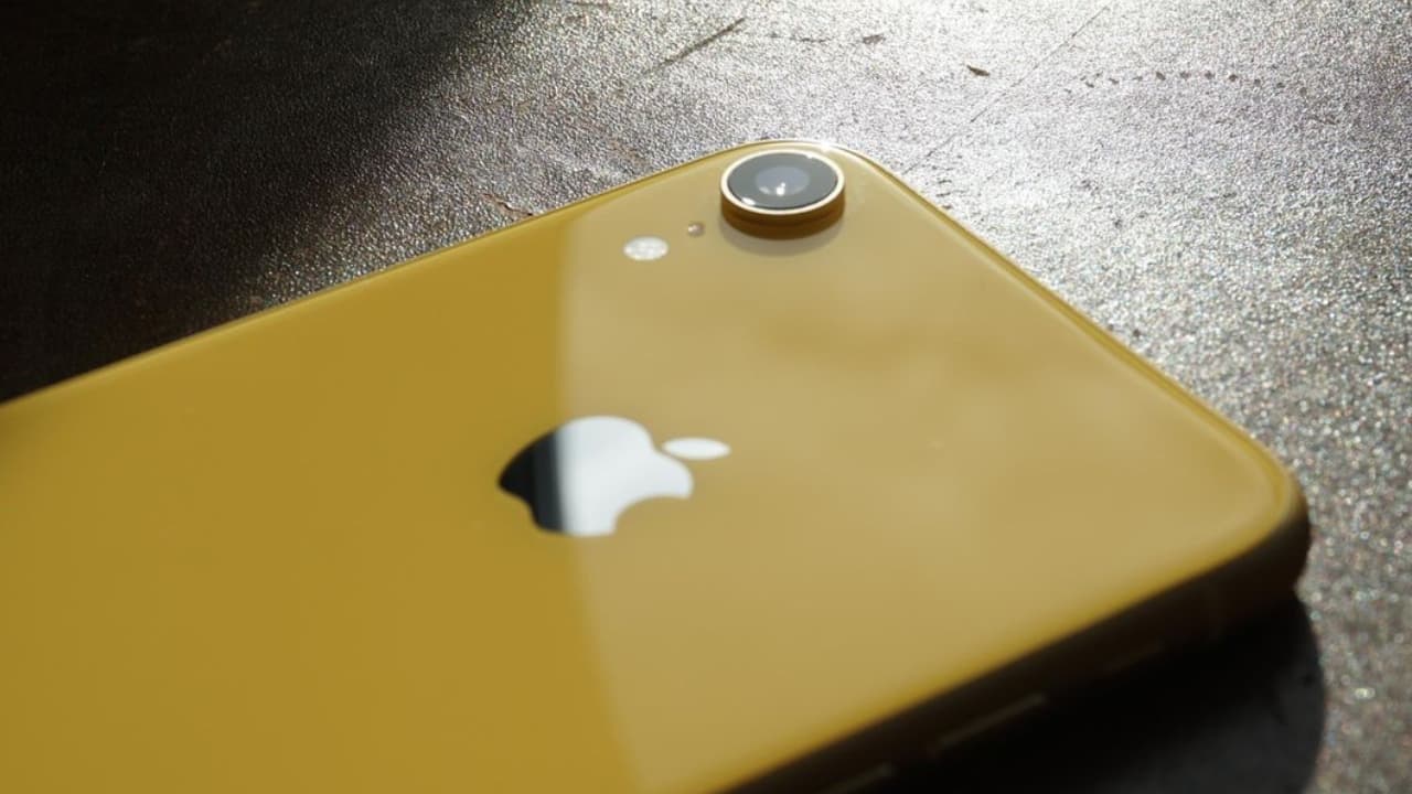 Žlutý iPhone XR