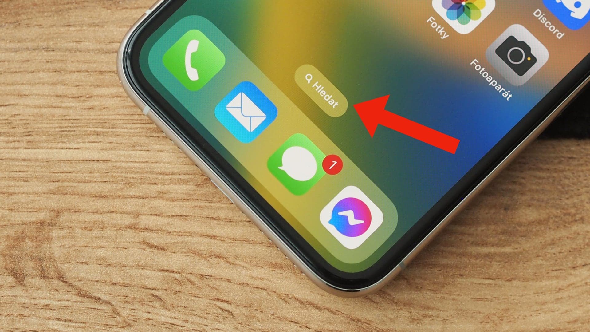 Jak odstranit tlačítko vyhledávání na ploše u iOS 16