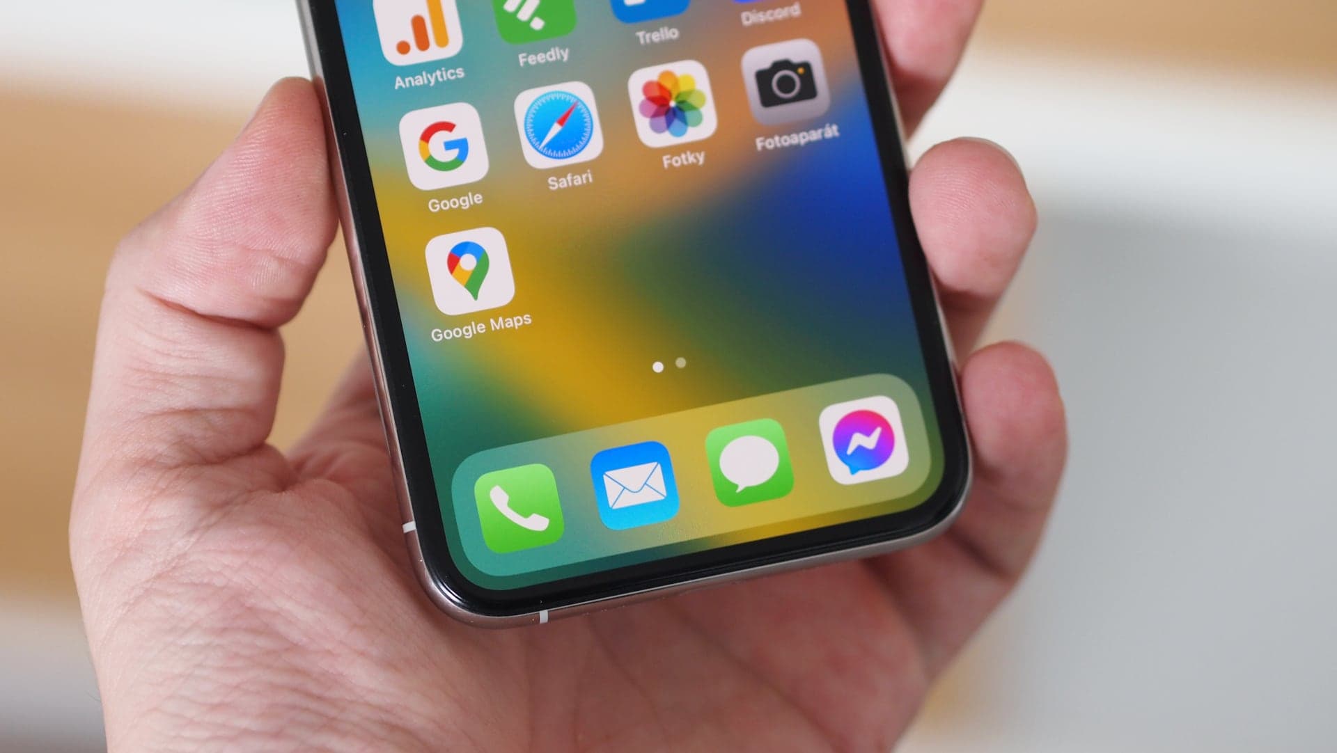 iOS 16 plocha bez tlačítka vyhledávání