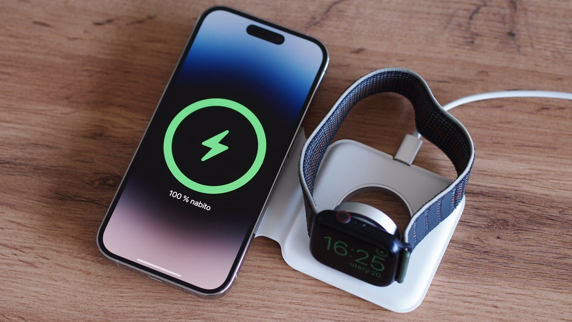 Apple dvojitá nabíječka MagSafe recenze