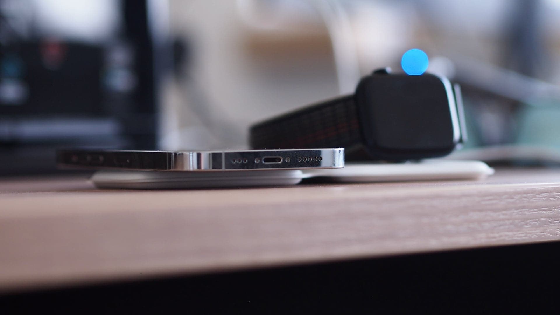 Apple dvojitá nabíječka MagSafe recenze