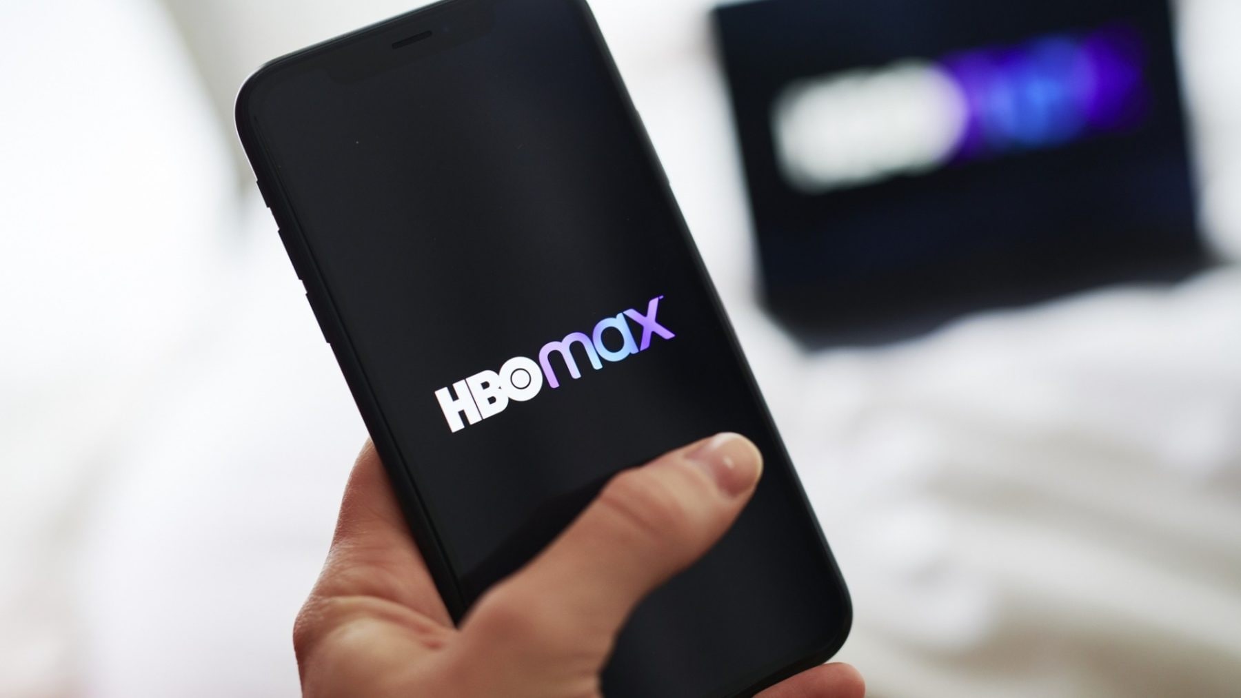 HBO Max na telefonu | foto: Bloomberg
