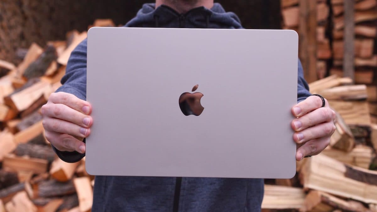 Apple MacBook Air (M3, 2024) | Zdroj: Luboš Srb