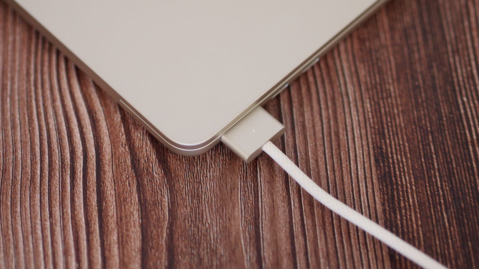 Apple MacBook Air (M3, 2024) recenze