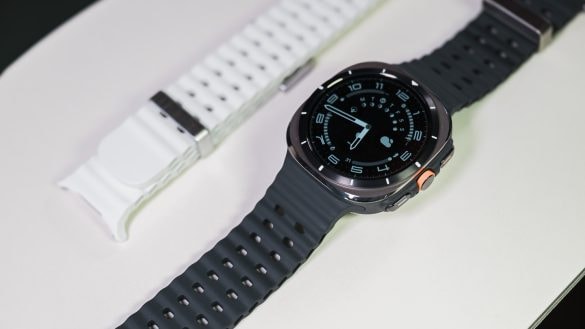 Galaxy Watch Ultra se některým majitelům rozpadají. Oprava stojí tisíce