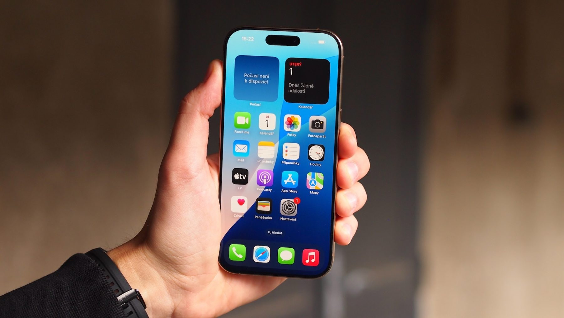 Displej iPhone 16 Pro | foto: Luboš Srb