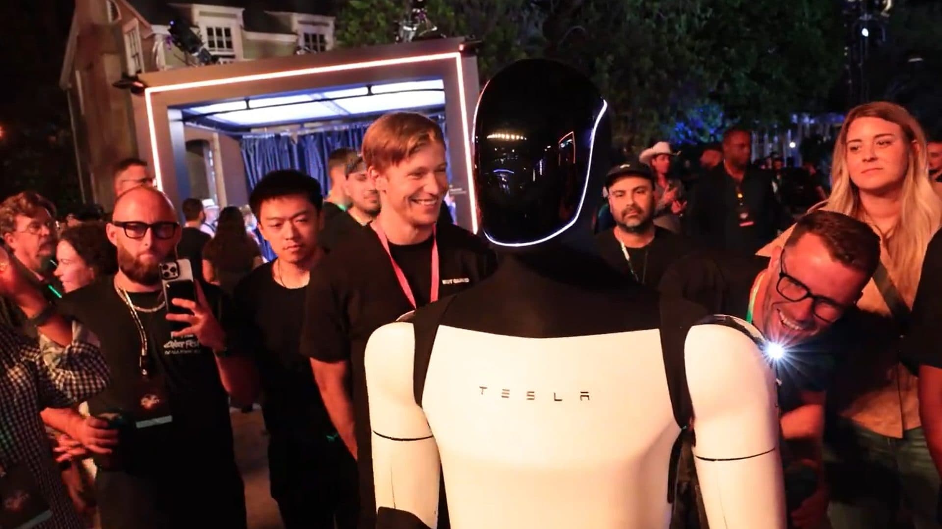 Konkurovat Tesle a robotům Optimus se Nvidia nechystá