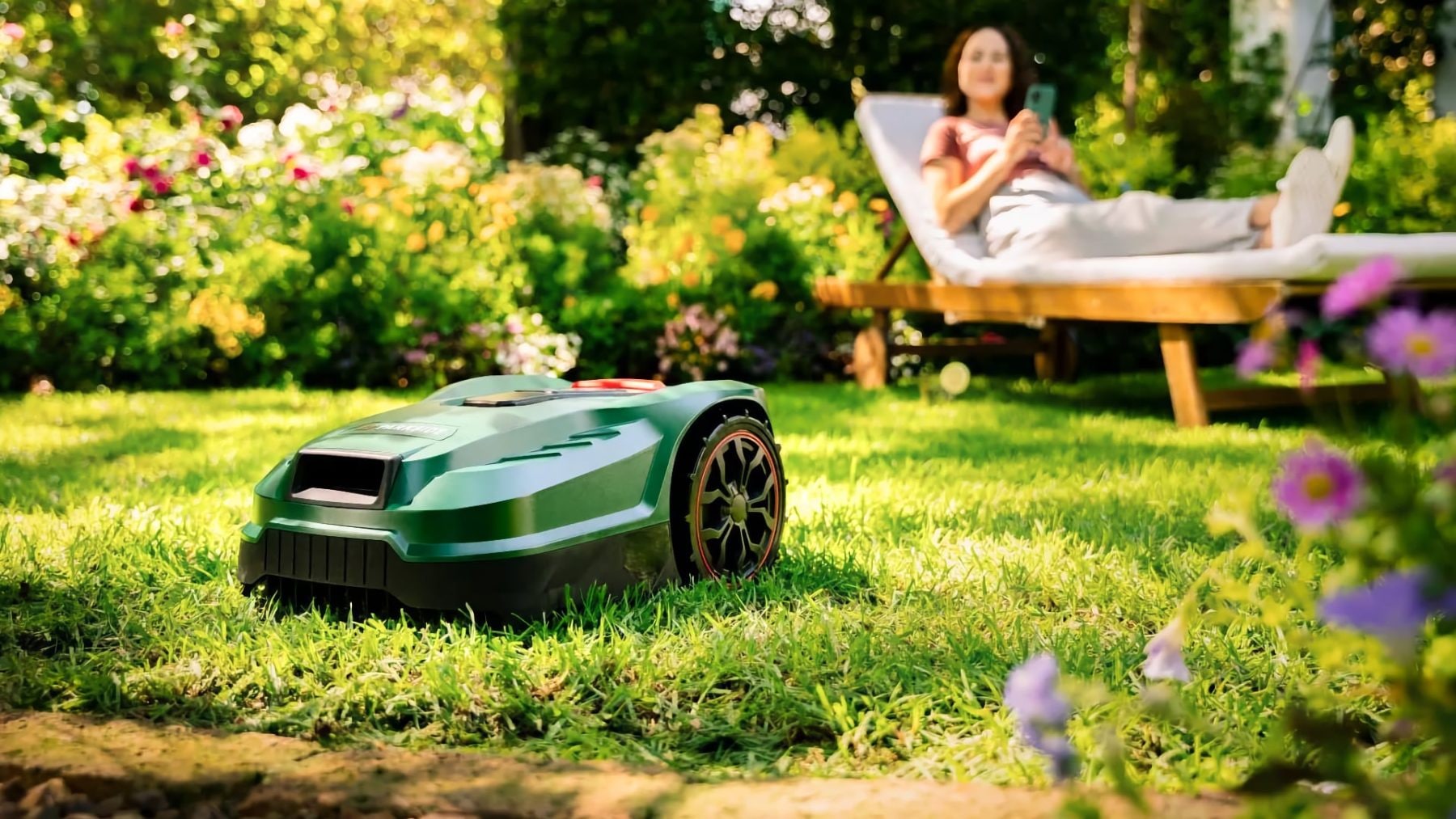Robotická sekačka na trávu Parkside PAMRC 250 A1 City | Zdroj: Lidl
