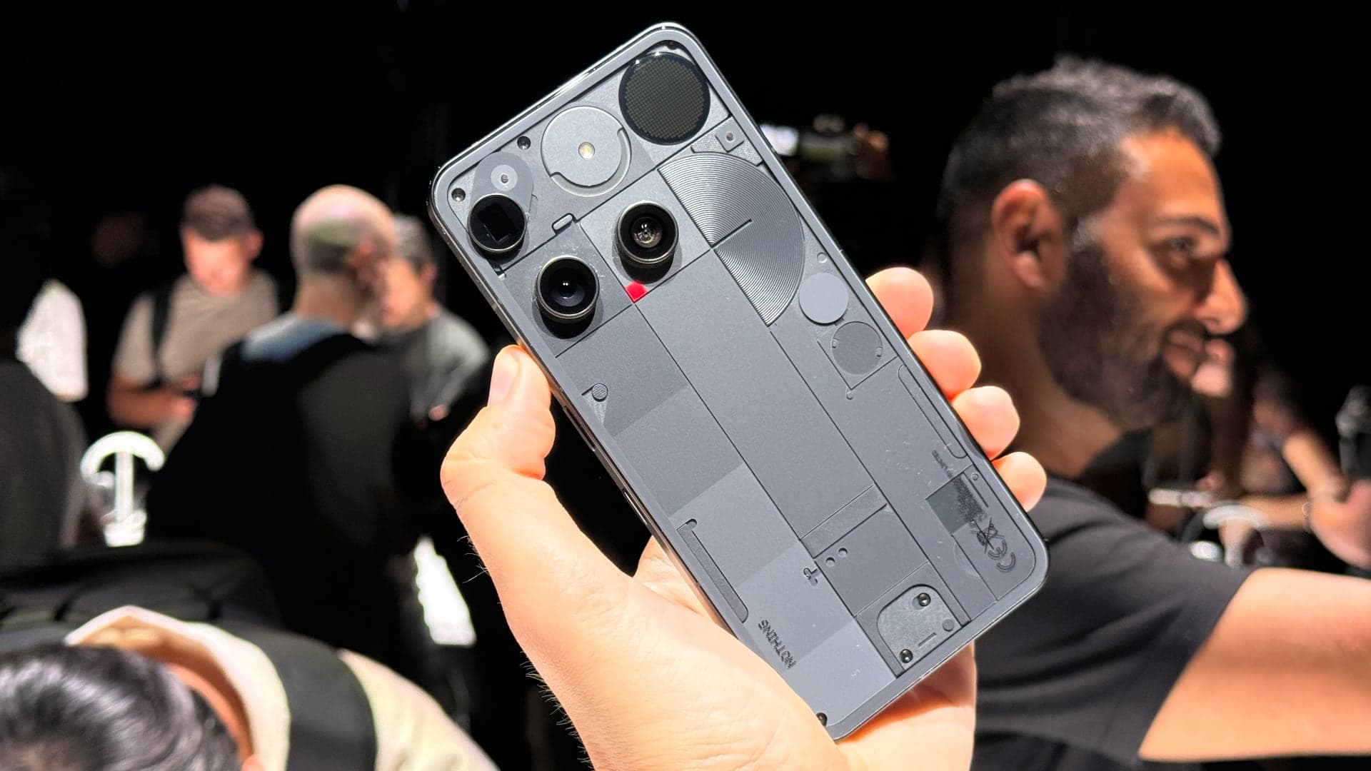 Nothing Phone (3) v ruce | foto: Roman Macháč