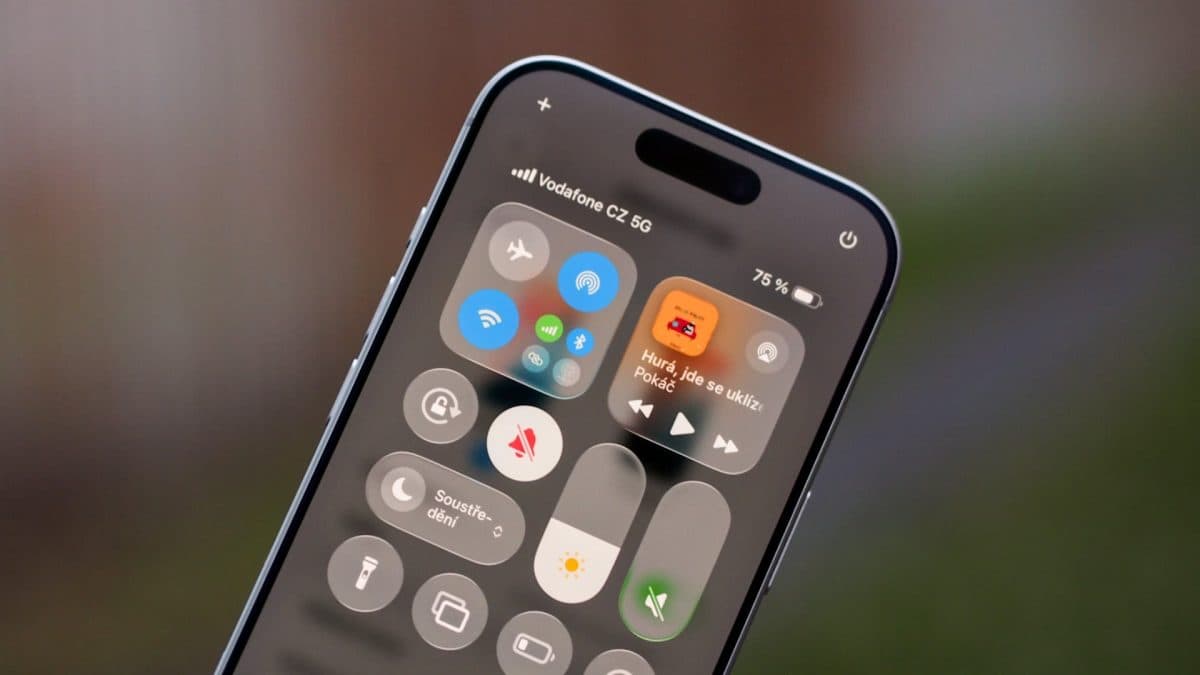 iPhone 17 Pro, iOS 26 | Zdroj: Luboš Srb