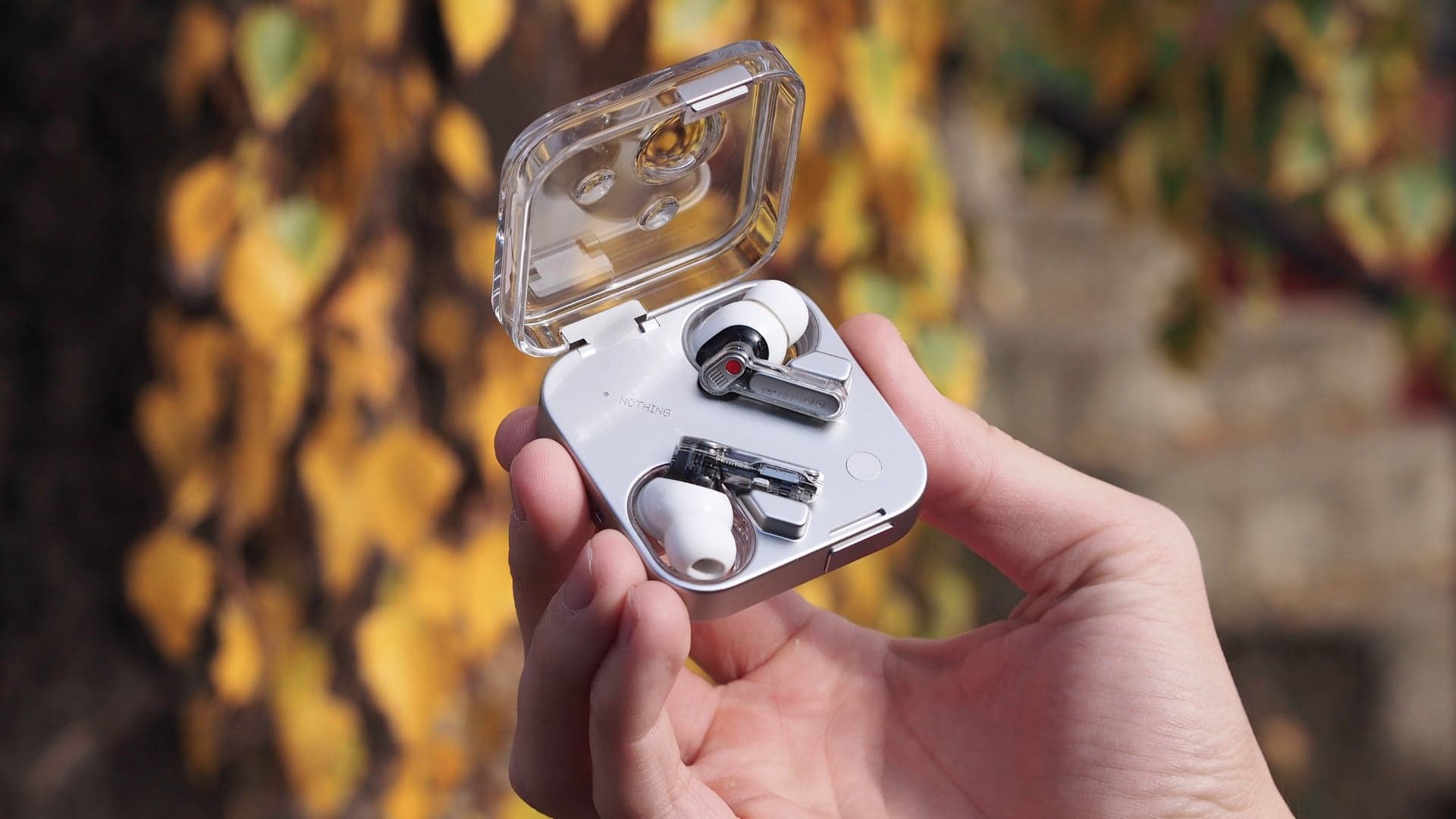 Nothing Ear (3), krabička se sluchátky | Zdroj: Luboš Srb