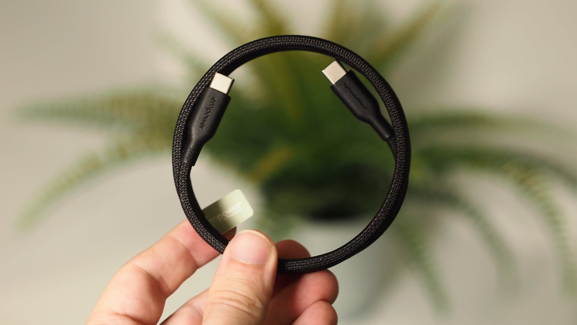 Magnetický kabel Empower od PanzerGlass | Zdroj: Luboš Srb