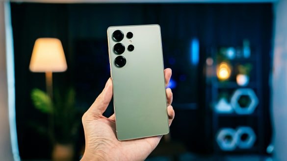 Největší slevy na Samsung: Za extrémně nízkou cenu jsou Galaxy S25 i S25 Ultra