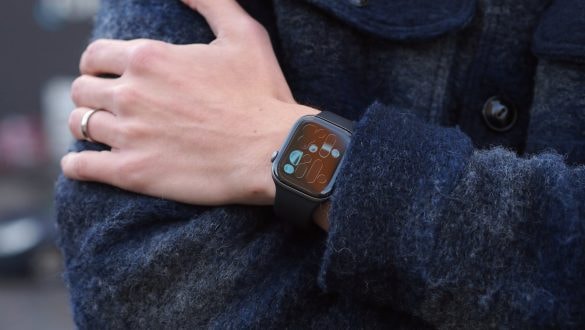 Apple chystá revoluci. Legendární Apple Watch mohou poprvé změnit svůj tvar