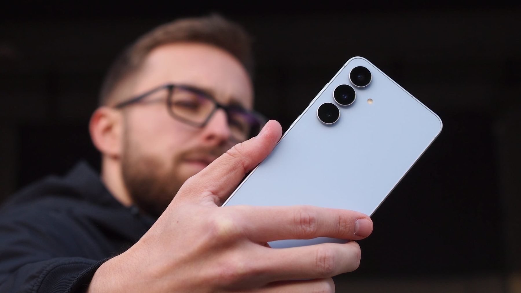 Samsung Galaxy S25 FE | Zdroj: Luboš Srb