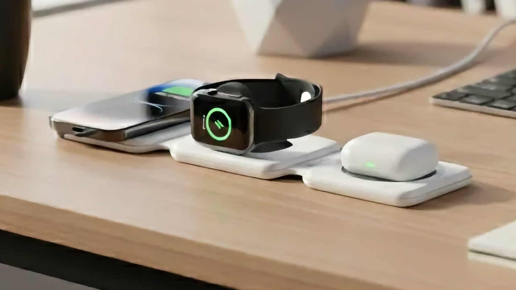 Bezdrátová nabíječka VALE 3 v 1 | Zdroj: Lidl