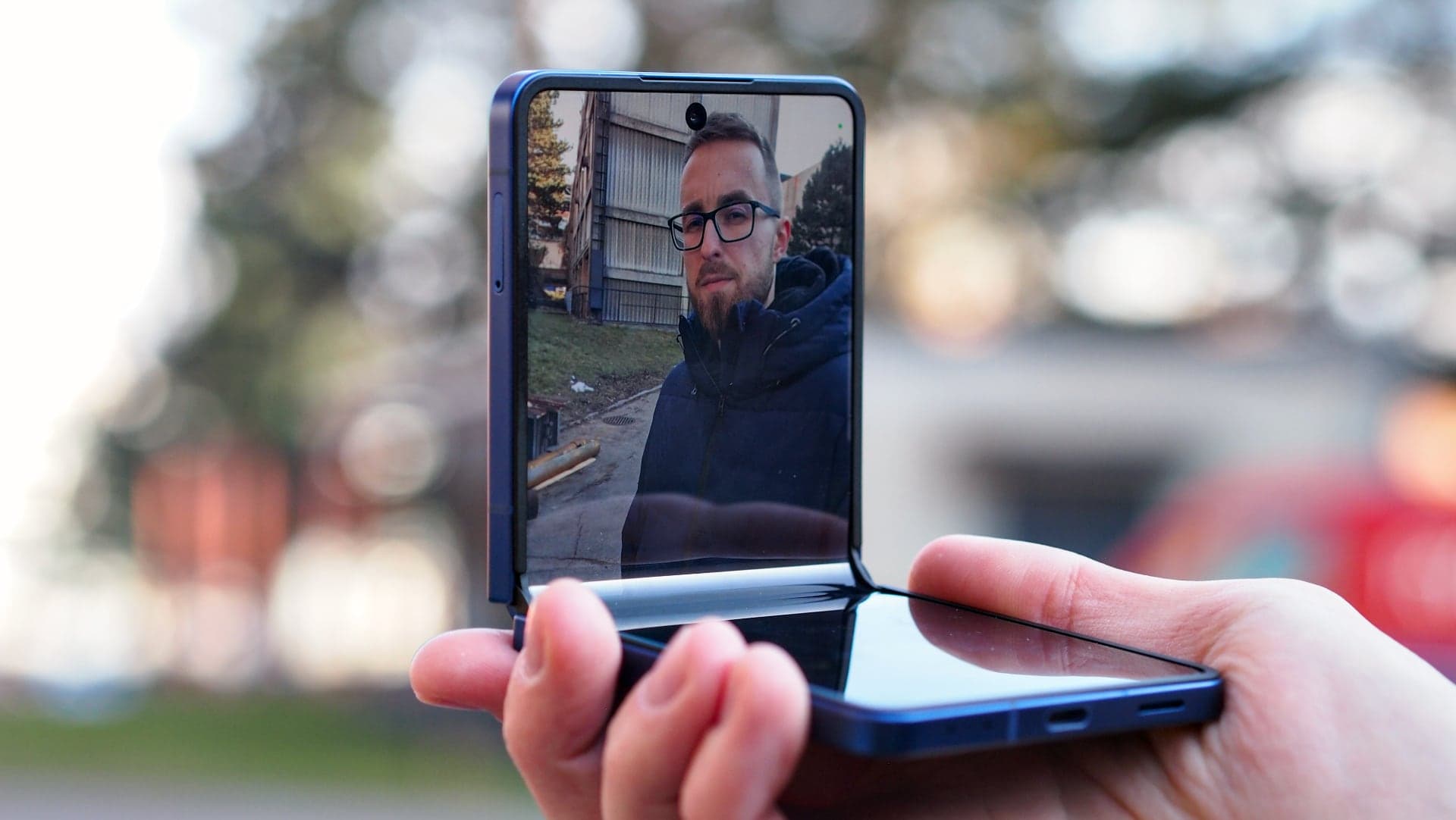 Samsung Galaxy Z Flip 7 | Zdroj: Luboš Srb