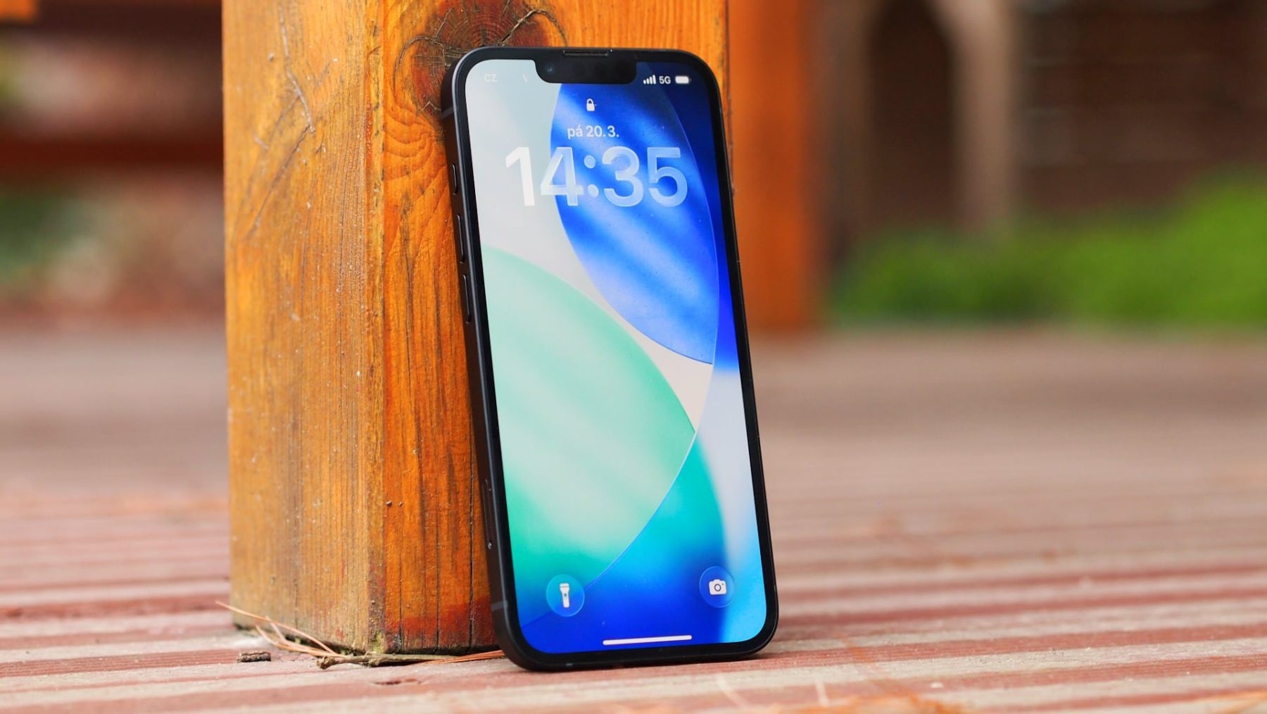 iPhone 17e, přední strana | Zdroj: Luboš Srb